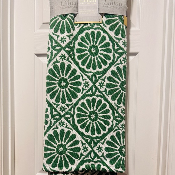 LILLIAN AUGUST Reversible Decorative Throw - 50"x70" - Green/White - Picture 6 of 6